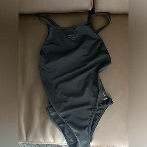 Arena Practice Swimsuit One Piece Size 28